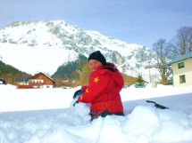 Zimowa zabawa na śniegu